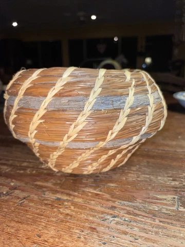 Vintage Southern Pine Needle Handwoven Basket - 7” x 4” Cover
