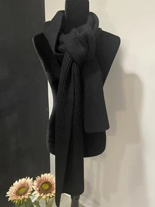 Tory Burch 143131 100% Unisex Wool Merino Ribbed Logo Oblong Black Scarf - Picture 1 of 10