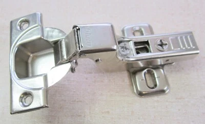 BISAGRAS BLUM 70T555-01.01 con placa de clip 173L610-01.01, media superposición, SWING LIBRE Foto 1 de 3