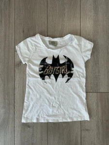 D C COMICS NEXT GIRLS WHITE BATGIRL SEQUIN T SHIRT AGE 10 YEARS - Picture 1 of 3