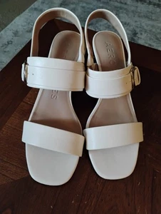 AEROSOLES BEIGE SIZE 8.5M LADIES SHOES/$40/FREE SHIPPING - Picture 1 of 6