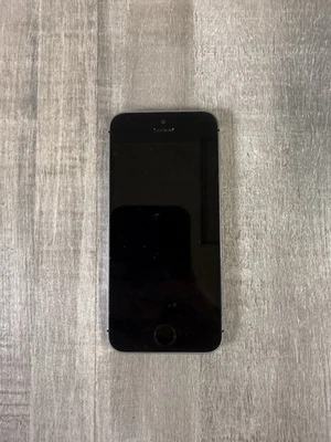 Apple iPhone SE (1st Gen) Silver 16GB model A1662           (p1z) - Image 1 of 4