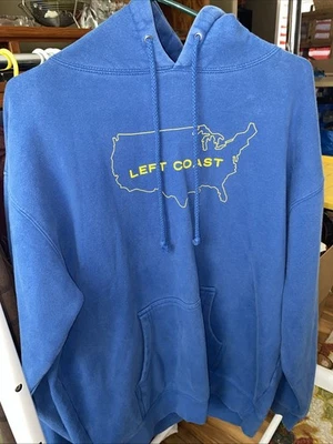 Мужская большая синяя толстовка с капюшоном пуловер Upper Playground логотип Golden State «Левый берег» - Изображение 1 из 4