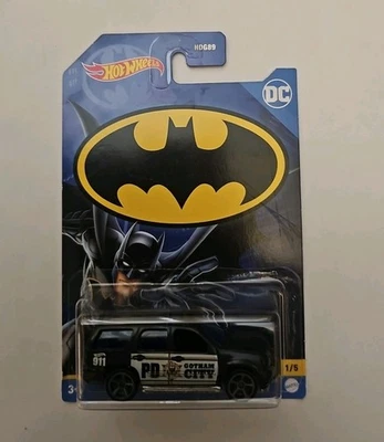 Batman Gotham City Tahoe 2021 Hot Wheels DC Comics 1/64 base metálica Foto 1 de 2