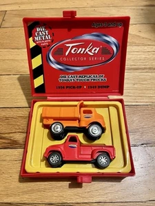 Tonka Collectors Series Diecast 1956 Pickup & 1949 Muldenkipper mit rotem Koffer Maisto - Bild 1 von 5