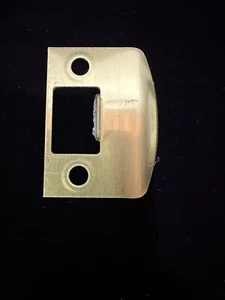 Schlage 10-026 Brass 1 5/8" X 2 1/4" Full Lip Strike Plate W/Square Corners  - Picture 1 of 3