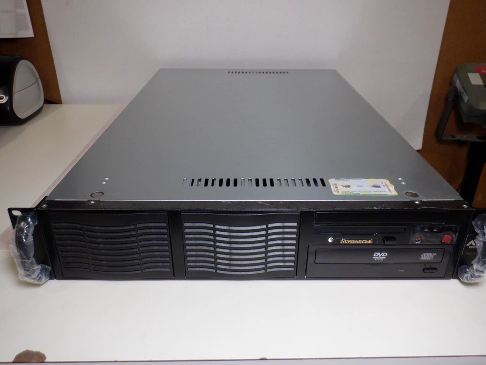 SUPERMICRO CSE-823i-550LPB 2U RACKMOUNT SERVER CHASSIS  - Image 1 of 4