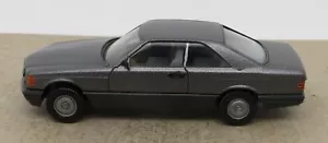 Micro Herpa Ho 1/87 Mercedes-Benz 560 Secco Grigio Fone IN Metallo + Decorazioni - Foto 1 di 6