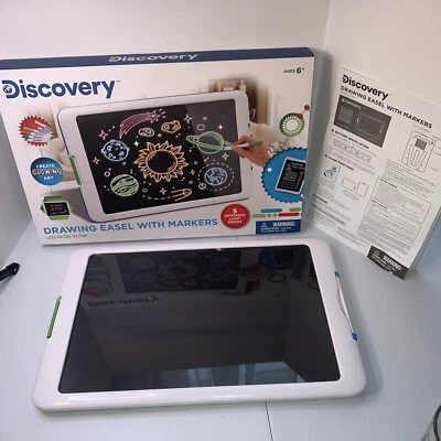 Caballete de pantalla ancha de diseño con luz de dibujo Discovery Kids en blanco. Sin marcadores/bolígrafos Foto 1 de 3