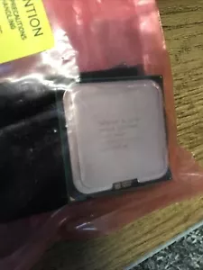 Intel Celeron E3300 2.50Ghz SLGU4 CPU Processor HP 582019-002 New sealed - Picture 1 of 1