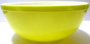 Vintage Pyrex Glass Mixing Bowl Primary Yellow EARLY 404 NO NUMBER 4 Qt - Picture 1 of 8