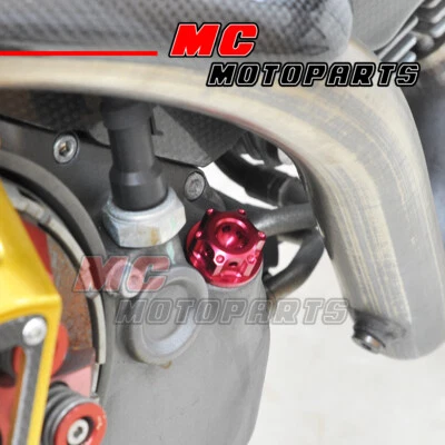 Красная крышка масляного бака с ЧПУ для Ducati Hypermotard 939 2016-2017 16 - Изображение 1 из 4