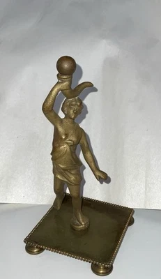 Estatuilla de latón Art Deco vintage portador de antorcha sobre soporte de metal años 20’s-30’s europea Foto 1 de 4