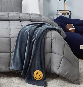 50"x70" Luxurious Dark Grey Soft Plush Oversized Throw Blanket with Decorativ... - Picture 1 of 7