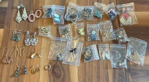 Ear Ring Jewelry Lot liquidation sale 27 Pair Ear Rings 1 Small Ring - Picture 1 of 5