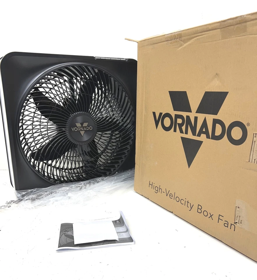 Vorando FA1-0240-43 Box Fan White and Black With Carry Handle High Velocity - Image 1 of 3