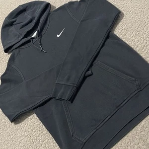 Nike Hoodie Mens S Black Embroidered Logo Sportwear Club Fleece Sweatshirt - Picture 1 of 14