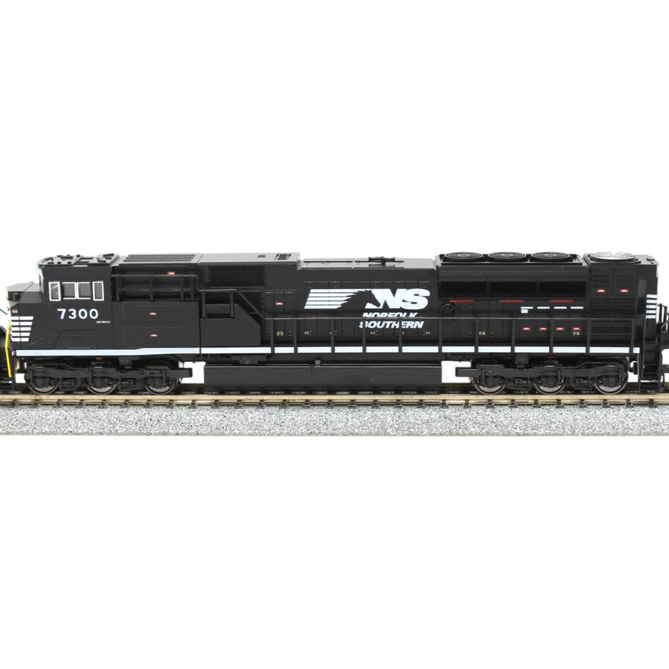 N Kato 176-8560 SD70ACU Diesel Locomotive Norfolk Southern NS #7300 - Image 1 of 4