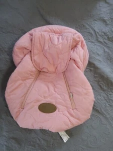 CUBIERTA ACOGEDORA ROSA Bebé Infante Asiento de Coche Cubierta Mantiene al Bebé Caliente Exterior Usada - Imagen 1 de 4