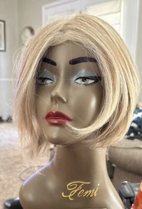 RAQUEL WELCH Wig AVG Tru2Life Heat Friendly, Lace Front-Short Golden Honey - Picture 1 of 10