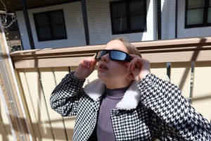 1 Pack Solar Eclipse Glasses HD Plastic Frame ISO Certified Safe Made in USA - Picture 1 of 4