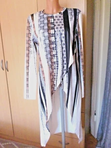 Wunderschönes Kleid mit geometrischem Muster, Gr. L, Neu. - Bild 1 von 9