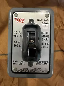 ARROW HART 6808G MANUAL MOTOR STARTER TOGGLE SWITCH 2HP 120-600VAC (Made in USA) - Picture 1 of 5