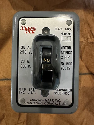 ARROW HART 6808G MANUAL MOTOR STARTER TOGGLE SWITCH 2HP 120-600VAC (Made in USA)