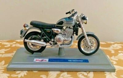 Maisto Triumph Thunderbird Motorcycle New with stand! FREE SHIPPING!! - Image 1 of 4