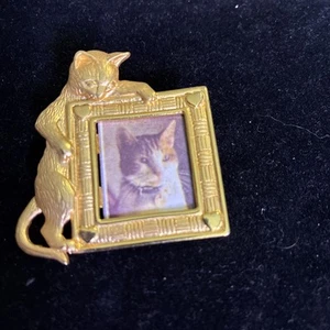 Broche prendedor vintage dorado JJ Jonette marco de fotos gato - Imagen 1 de 2