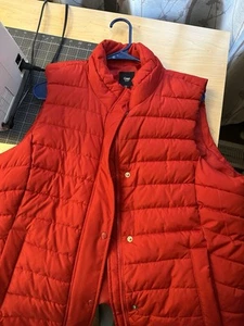 GAP Unisex Red XL Vest Lightly Used - Picture 1 of 5
