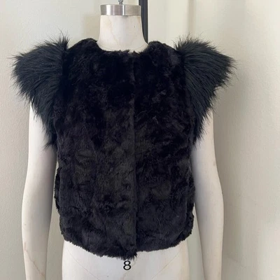 Chaleco Skaist Taylor Rosa Vibrante con Borde Negro Foto 1 de 4