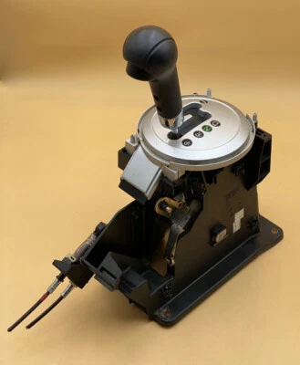 MITSUBISHI ENDEVOR PALANCA DE CAMBIOS MONTAJE DE PALANCA DE CAMBIOS DE PISO 2004-2011 OEM Foto 1 de 4