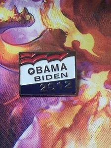 Pin de campaña 2012 Obama Biden usado raro difícil de encontrar - Imagen 1 de 2