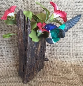 HAND CARVED AND PAINTED ARTIST SIGNED BASSWOOD WOOD HUMMINGBIRD BIRD ART FIGURE - Picture 1 of 11