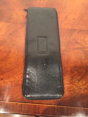 Corbata de cuero negro vintage años 50-60 Yves Saint Laurent estuche valet Foto 1 de 4