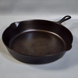 Cast Iron Skillet Mystery Marking 379 Possible Griswold 11 1/4" Dual Spout - Picture 1 of 17
