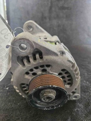 Alternator NISSAN STANZA 90 91 92 - Image 1 of 4