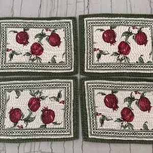 4 x Williams Sonoma Placemats Quilted 14'"X 18" Pomagranate Green White Red - Picture 1 of 9