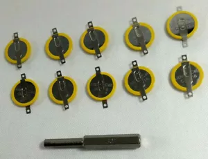 Embout tournevis Gamebit 3.8 mm + 10 x Pile sauvegarde CR1616 Game Boy Pokemon - Imagen 1 de 1