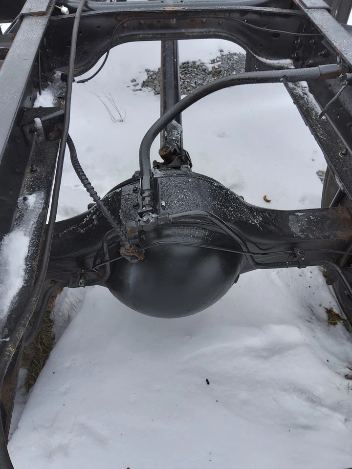 Ford F800 Rear Axle Meritor Rockwell RS17145 4.11 Ratio Differential Complete - Image 1 of 4