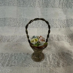 Cesta de flores de porcelana vintage FBAI Italia arte. Base de bronce hecha a mano 2593 - Imagen 1 de 8