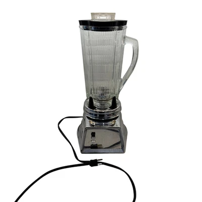 Batidora Cromada Waring Vintage Modelo 1044 con Tarro de Vidrio Pesado 450W - Funciona Foto 1 de 4