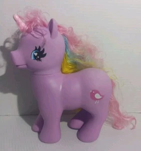 My Little Pony Unicornio Grande Gi-G0 Wonderland 10" Lavanda Pelo Arco Iris con Pájaro - Imagen 1 de 7