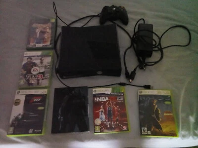 Consola Xbox360 Modelo 1439 + 6 juegos - Imagen 1 de 4