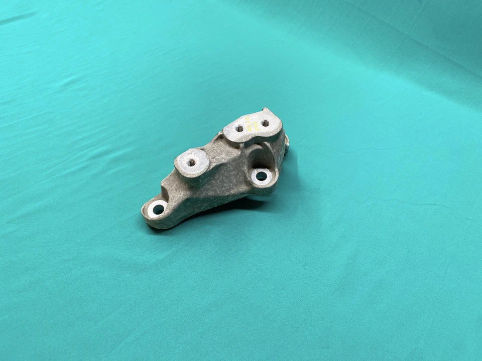 VAUXHALL ASTRA J ZAFIRA C 2.0 CDTI DIESEL F40 GEARBOX MOUNT BRACKET 13248571 - Image 1 of 1