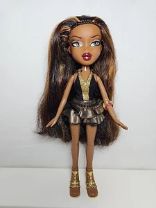 2005 MGA BRATZ Step Out Sasha Doll Shoes Bracelets Black & Gold Halter & Skirt - Picture 1 of 14