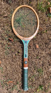 Ancienne raquette de tennis en bois Dunlop Emeraude - Photo 1/12