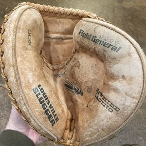 Hillerich & Bradsby Vintage Louisville Slugger Catchers  Mitt LSC200 RHT - Picture 1 of 9