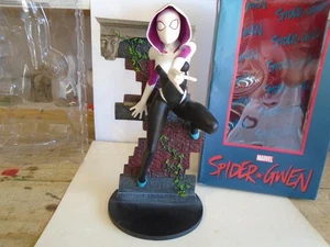 Diamond Select Toys Marvel Gallery: Spider-Gwen PVC Figure 2016 Diamond Select - Picture 1 of 12